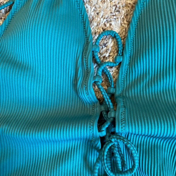 Cupshe Remind Me Solid Ribbed One Piece Swimsuit Green Large Lace Up Front - Picture 3 of 7